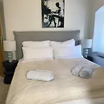 Fredys Apartments